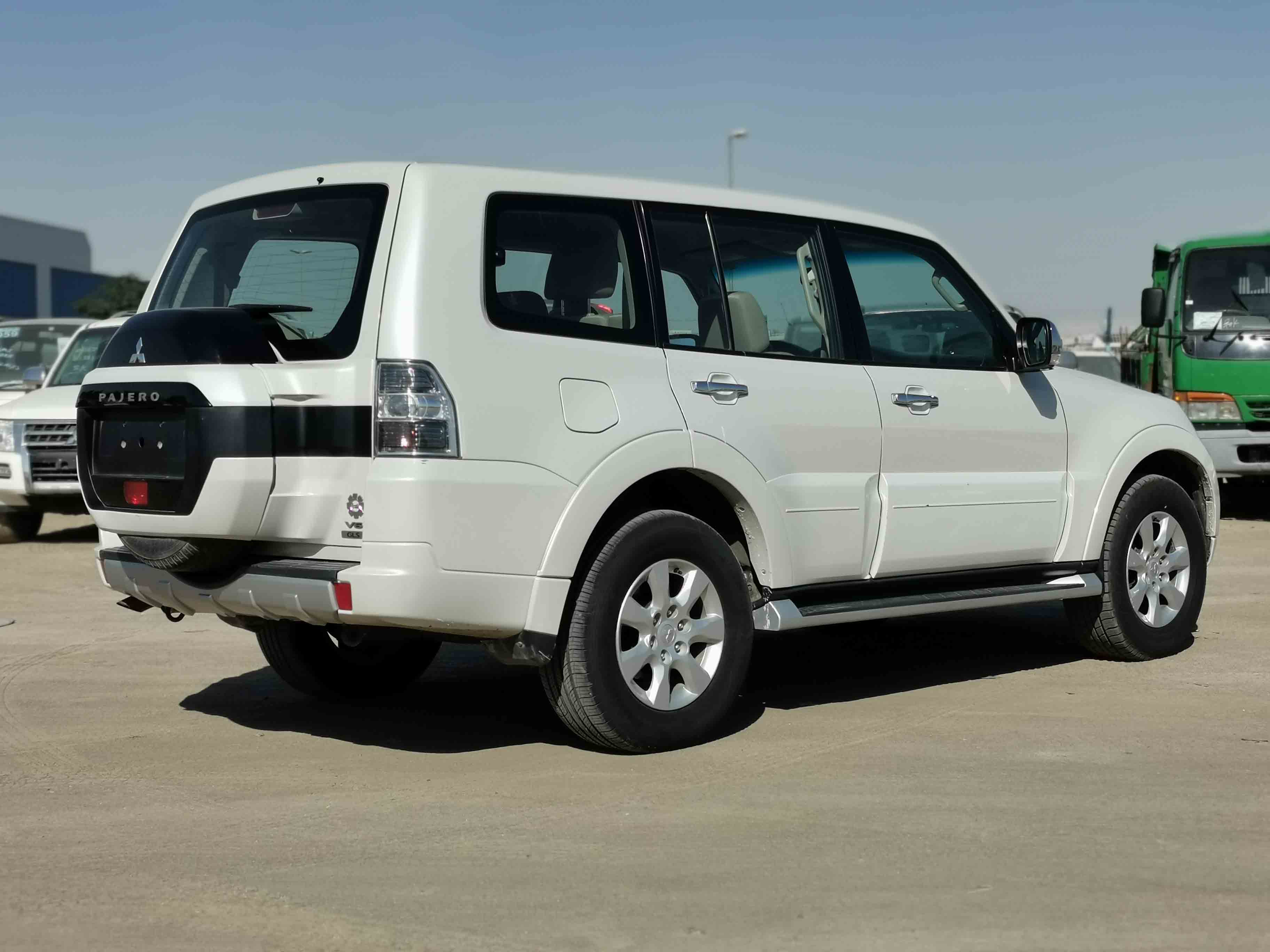 Mitsubishi pajero dubai