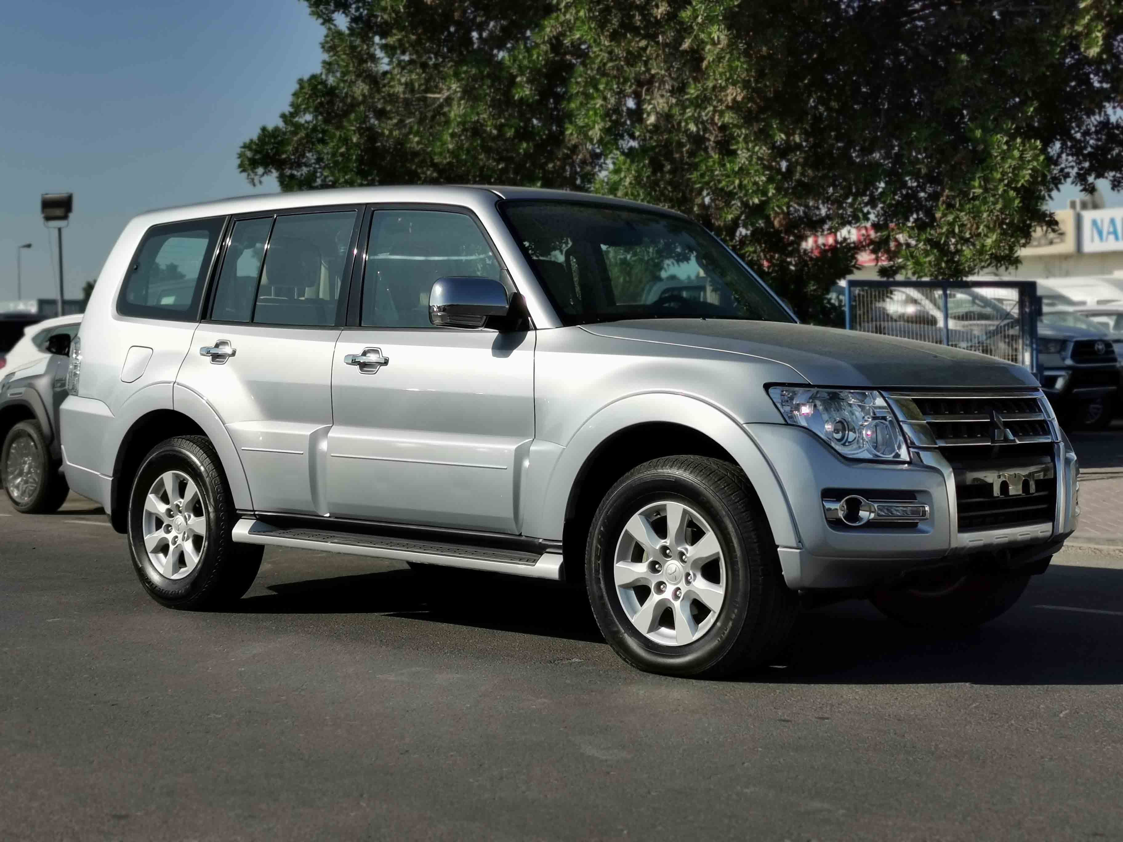 Mitsubishi pajero dubai