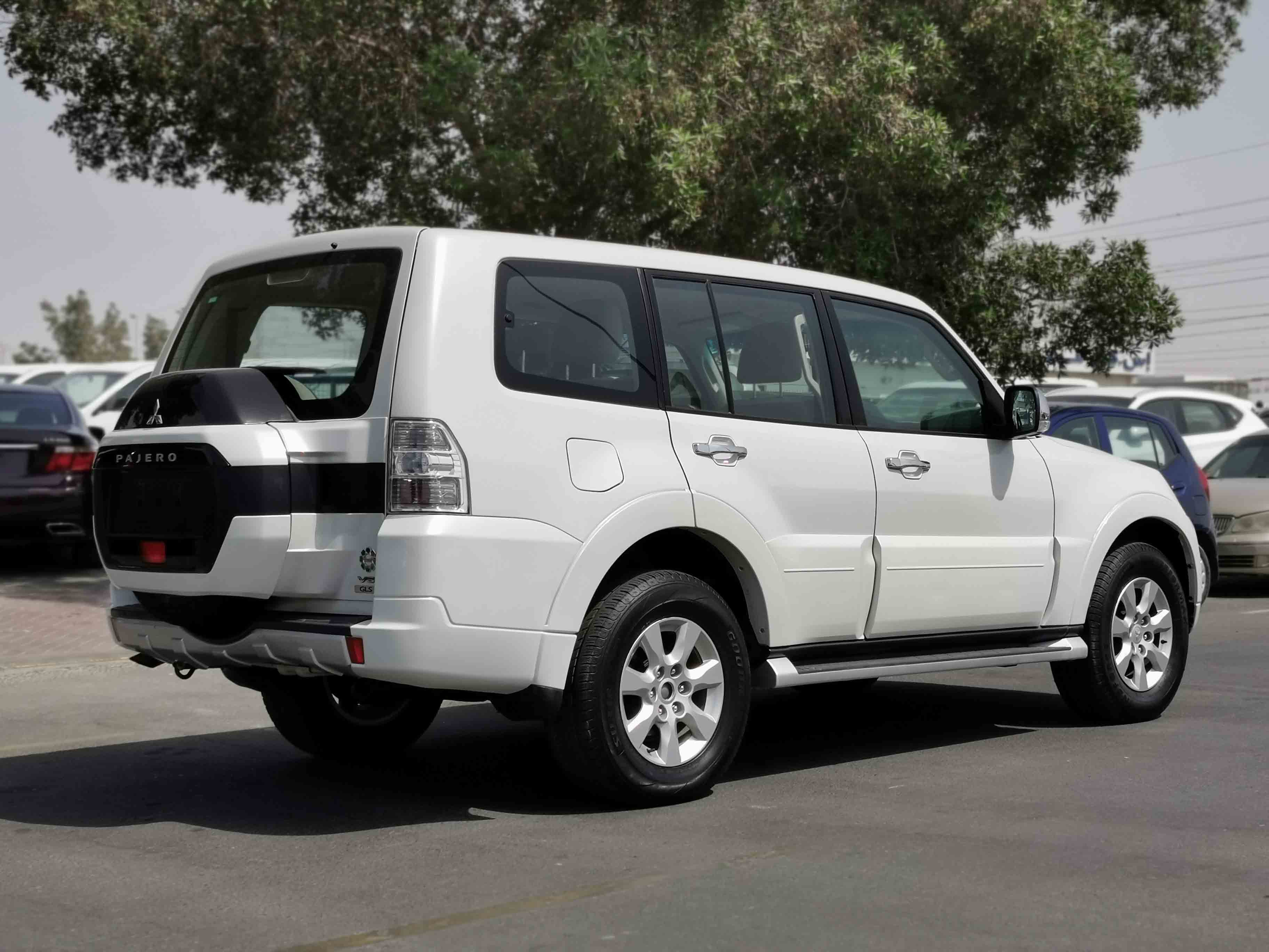 Mitsubishi pajero dubai